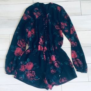 NWT 🌹 Lovers + Friends 🌹 Black Rose Romper Small